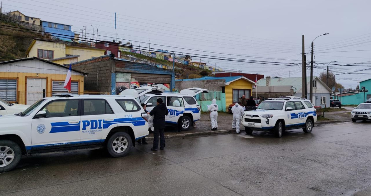 Hombre muere tras ingresar con cuchillos a vivienda de su expareja: actual conviviente quedó detenido