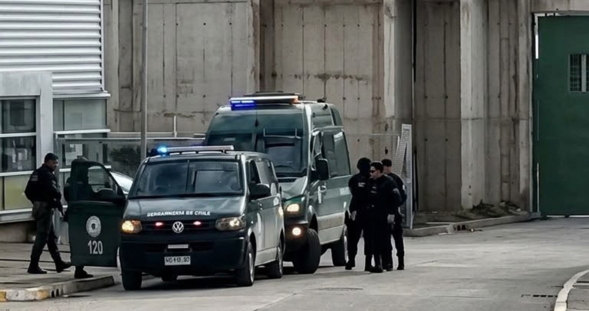 Imputado por sicariato y crimen organizado llega a Punta Arenas tras orden judicial de Concepción