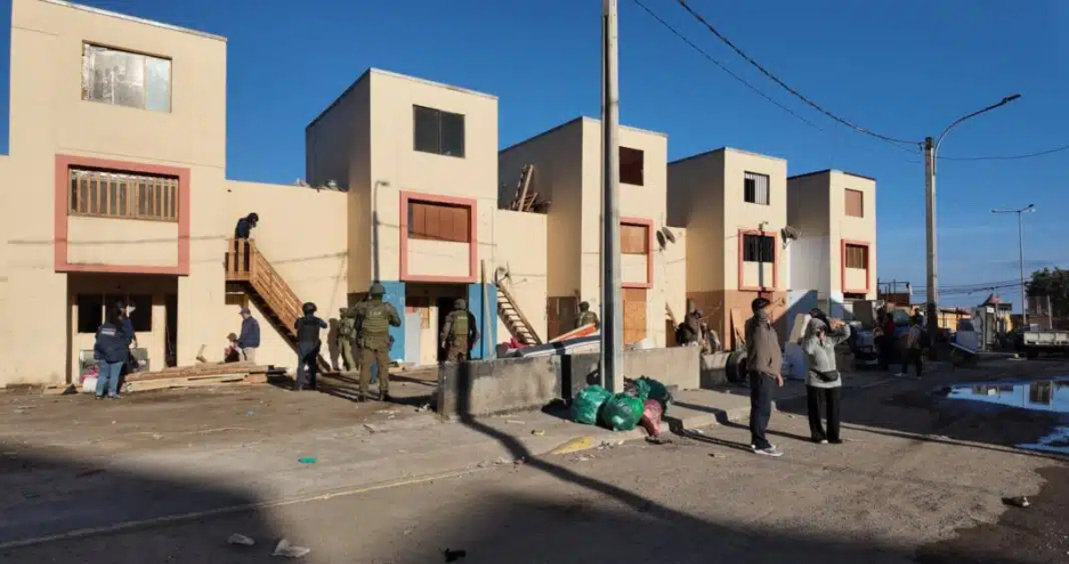 Demolerán 126 casas con graves fallas estructurales: fueron desocupadas en 2020, pero se las tomaron