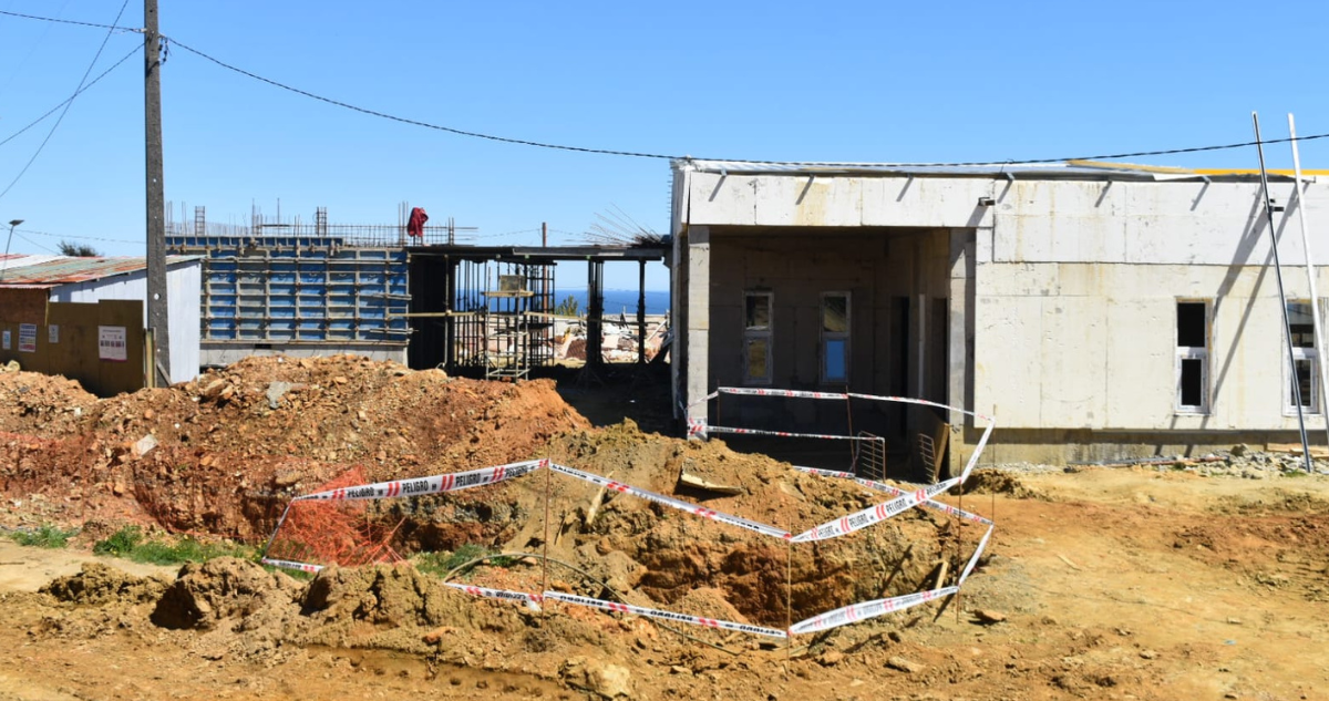 Hallazgo de roca en obras del Cesfam Bahía Mansa elevaría costo en $150 millones y aplazaría entrega