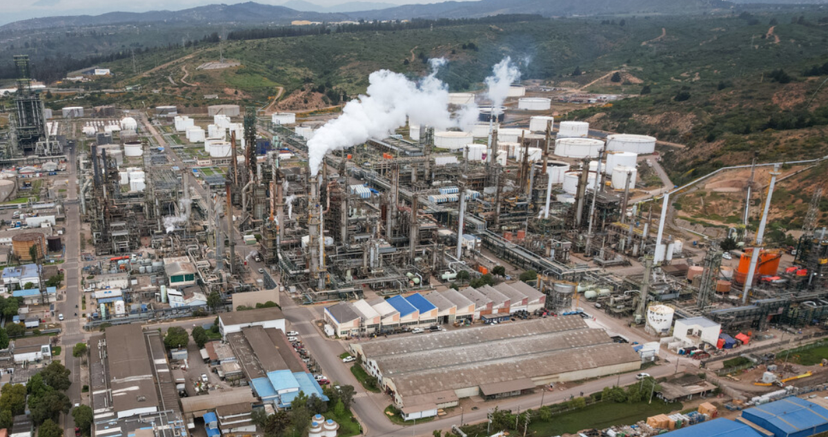 “Hechos inaceptables”: Gobierno ordena a Enap que colabore ante irregularidades de emisiones