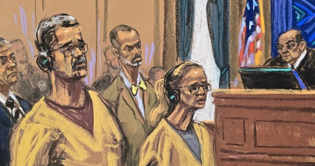 Dibujo de Nicolás Maduro y su esposa, Cilia Flores, escuchando al juez federal Alvin Hellerstein