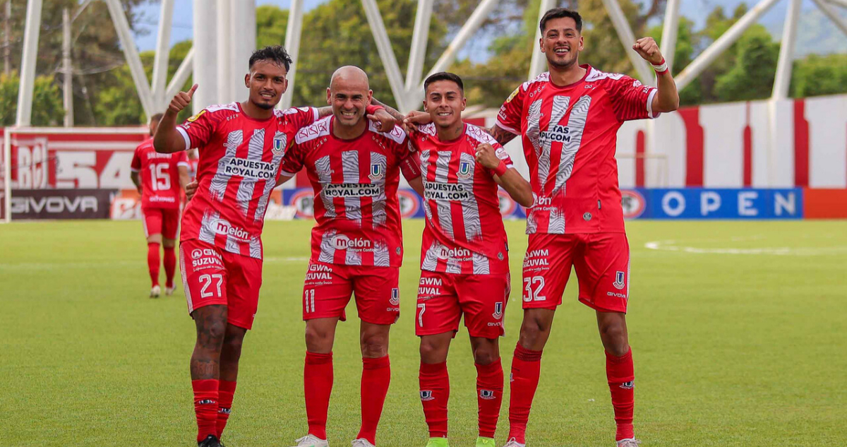 La Calera sorprendió a una opaca UC y se ilusiona con permanencia: cruzados hipotecaron el Chile 2 | Universidad Católica vs Unión La Calera, Liga de Primera