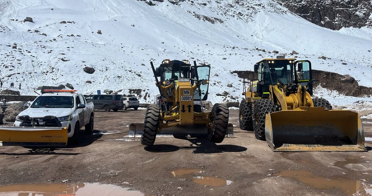 Lo Barnechea realiza explosiones controladas en Valle Nevado para prevenir avalanchas tras temporal
