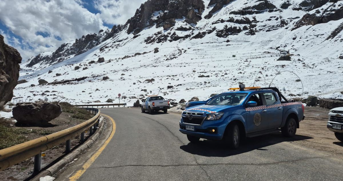 Lo Barnechea realiza explosiones controladas en Valle Nevado para prevenir avalanchas tras temporal