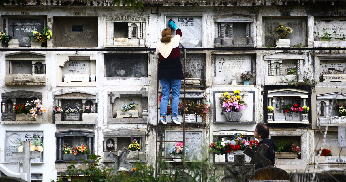 Los Ángeles: aprueban más de $520 millones para habilitar terreno de nuevo cementerio y crematorio