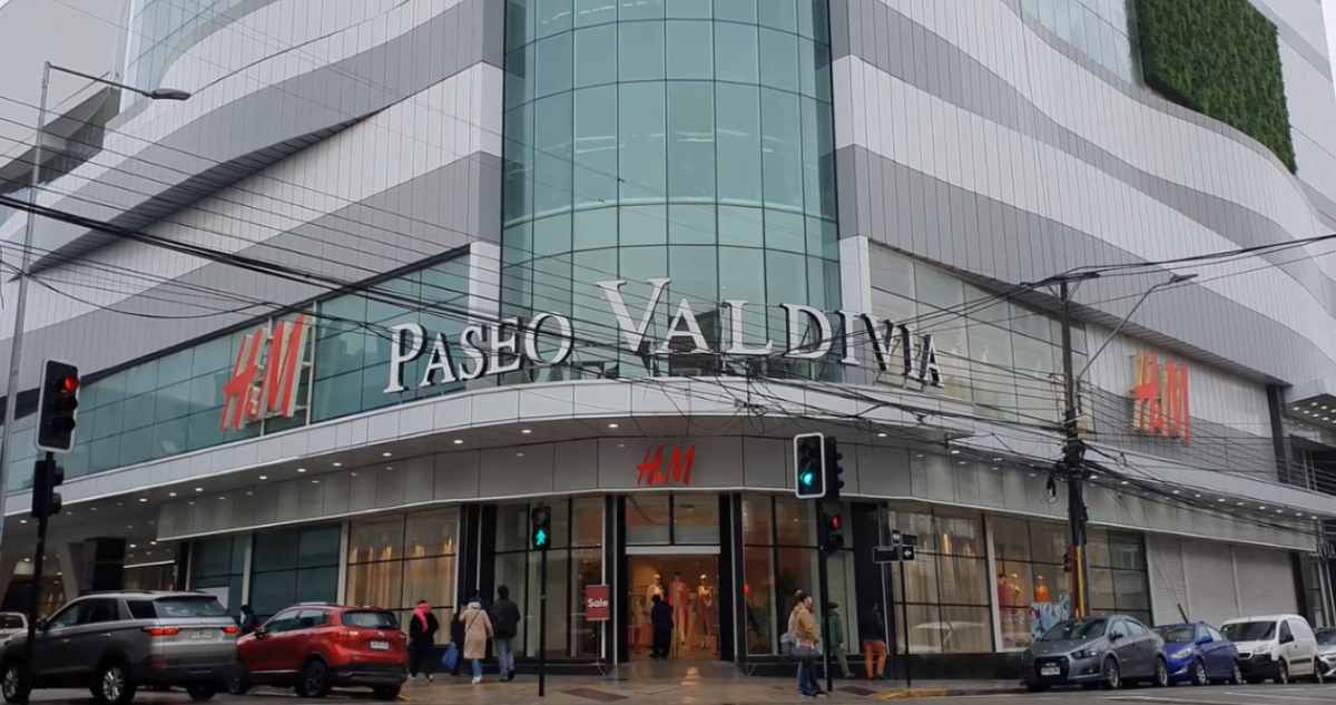 Mall Paseo Valdivia proyecta completar en 2027 estacionamientos subterráneos para 300 vehículos