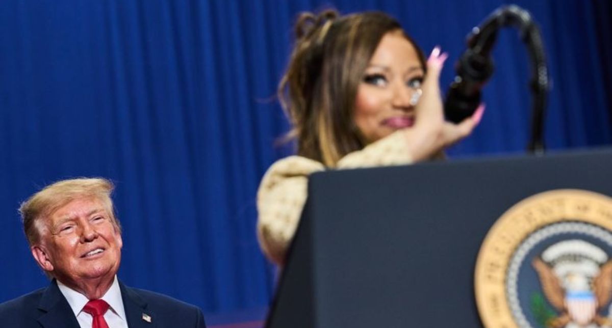 Trump elogia el trasero de Nicki Minaj en pleno mitin: Deslizan que podría ser su secretaria de prensa