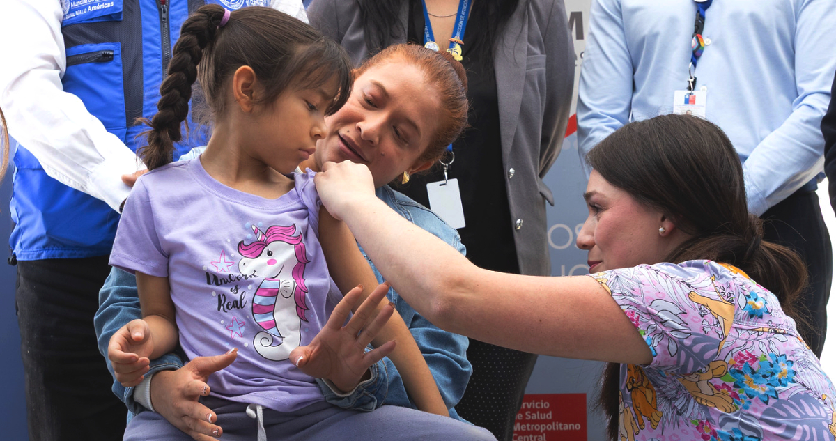 Minsal refuerza vacuna contra el sarampión en miles de niños y está alerta por casos en las Américas