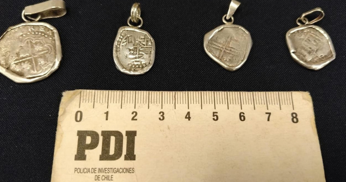 Detienen a hombre en Valdivia que tenía en su poder monedas que habrían sido acuñadas en la Colonia