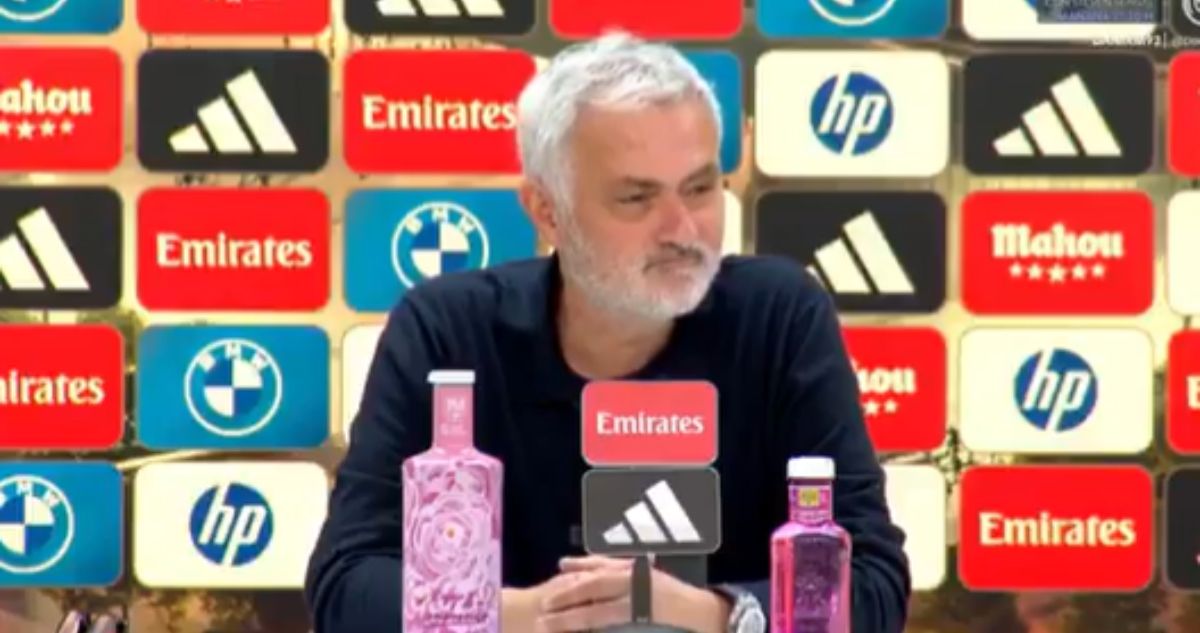 José Mourinho respalda a Pellegrini por quejas de arbitraje que ayudó al Barcelona