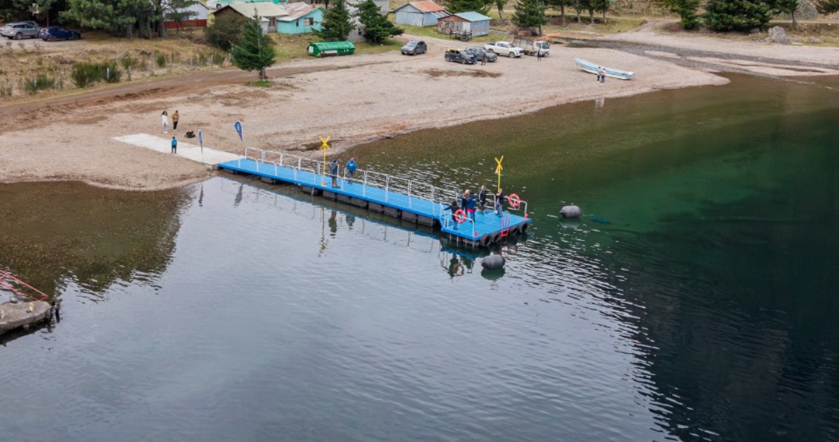 Inauguran muelle sustentable en Lago La Paloma de Coyhaique: se elaboró con plataformas salmonicultora