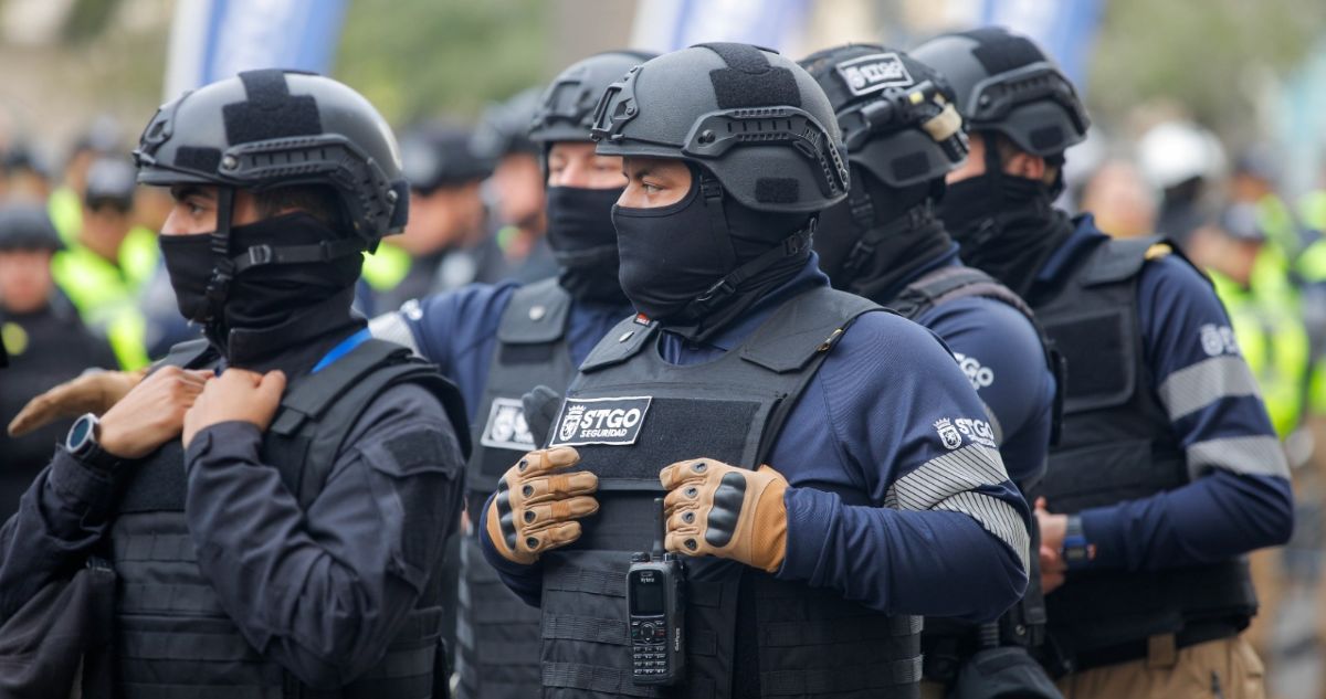 Municipalidad de Santiago anuncia 500 nuevos empleos en seguridad: requisitos y dónde postular