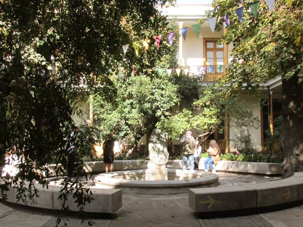 Interno Verde, el festival que permite visitar 20 jardines ocultos en Santiago: revisa cómo participar