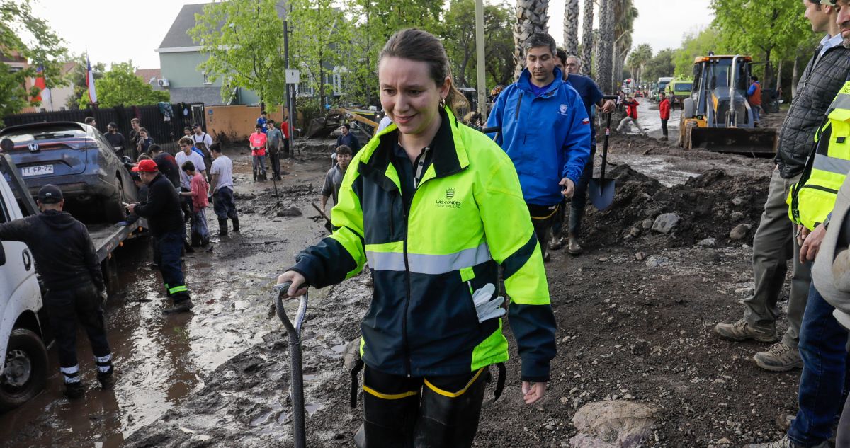 “Necesitamos salvar vidas”: San Martín llama a evacuar sector afectado por aluvión en Las Condes