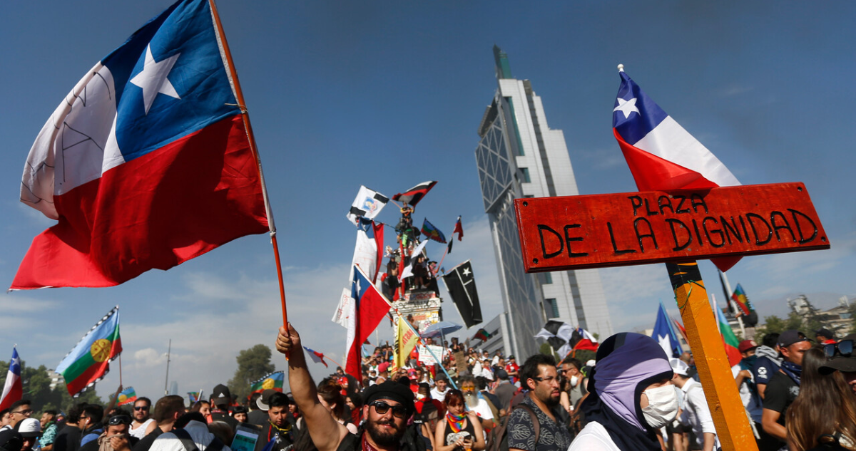 Panel Ciudadano UDD: Sube a 64% rechazo al estallido social a siete años del 18O