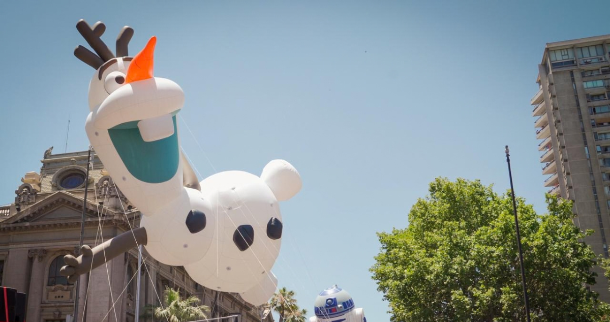 Confirman fecha del Paris Parade 2026: estos son los personajes que desfilarán por la Alameda