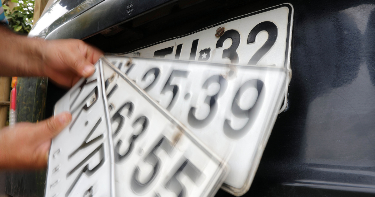 Así serán las futuras placas patentes que circularán en Chile cuando se agoten las actuales