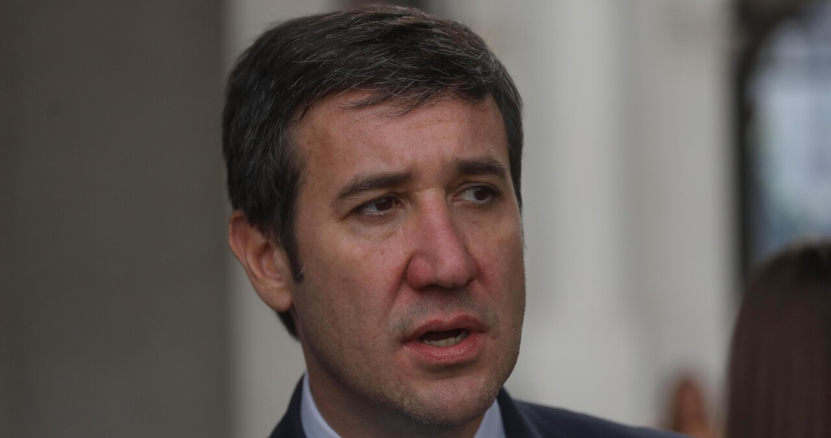 Ramírez (UDI) acusa que gobiernos anteriores “incumplieron la ley” al rechazar rebajas de condenas