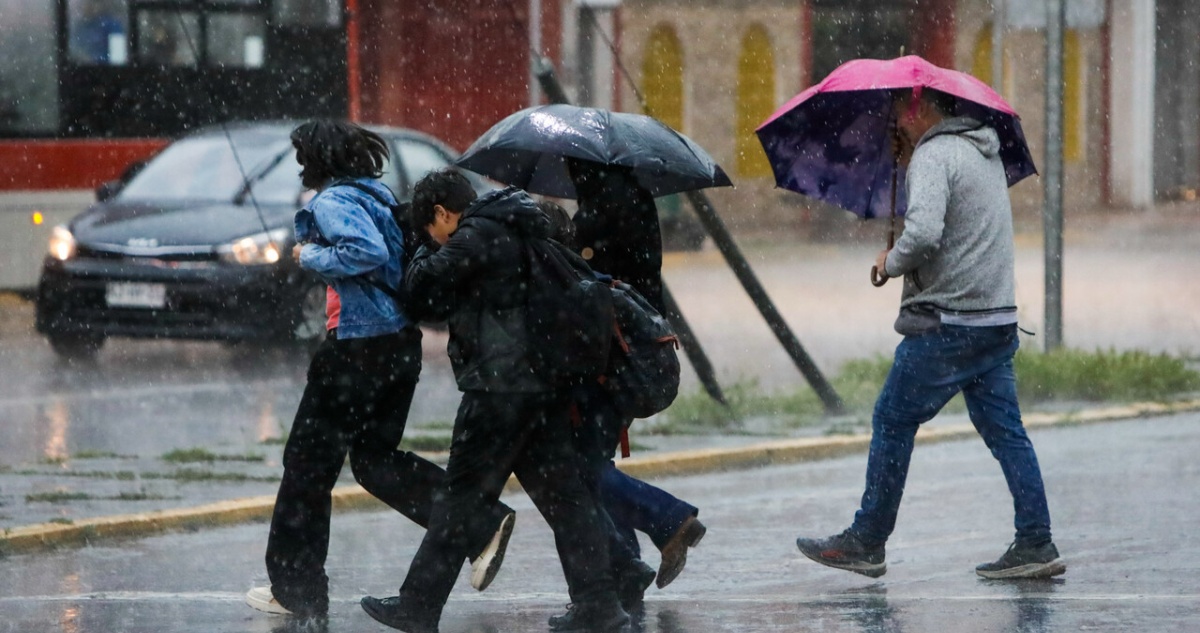 Santiago vive el octubre más lluvioso de su historia y anuncian más precipitaciones sobre lo normal