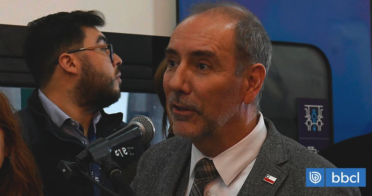 De Grange dijo que tramo soterrado del Melitrén se relicitará en 2027 y molestó a autoridades de la RM