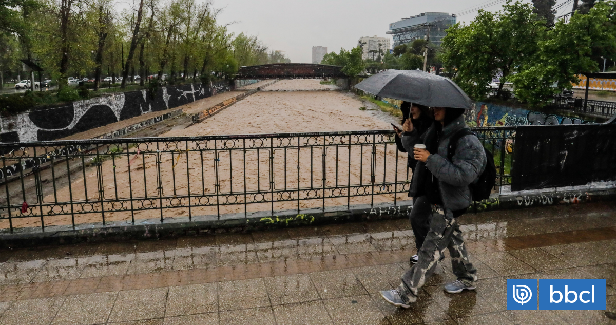 Hasta 146 mm de lluvia acumuló la RM en últimas horas: hay preocupación por río Mapocho en Talagante