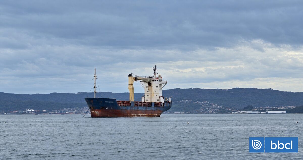 ¿Por qué hay un barco ecuatoriano "atrapado" en las costas de Talcahuano desde hace 7 años?