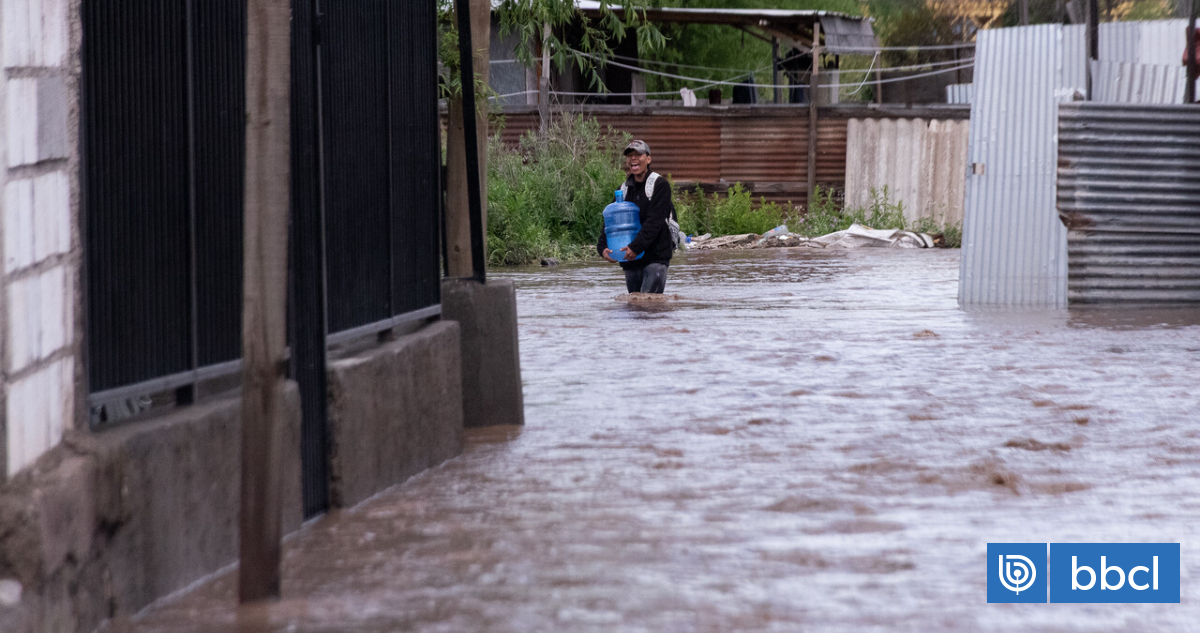 Alcalde de Talagante confirma evacuación por la fuerza de campamento ante crecida del río Mapocho