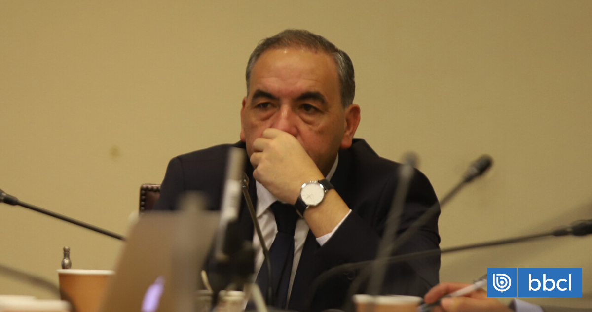 Fidel Espinoza se desmarca del PS por reforma de seguridad y critica declaraciones