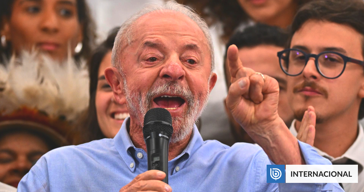 Lula promete transporte público gratis los fines de semana y Flávio Bolsonaro habla de "comprar votos"