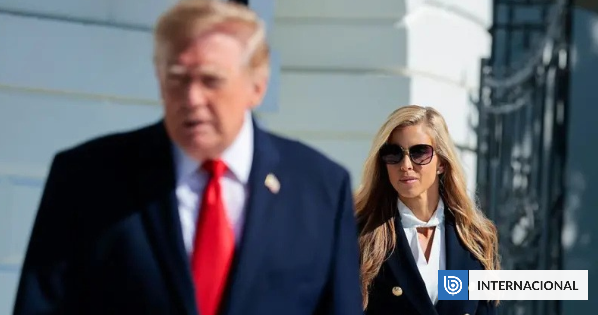 Aseguran que Trump destituyó a la vocera de la Casa Blanca tras débil conferencia: duró una semana