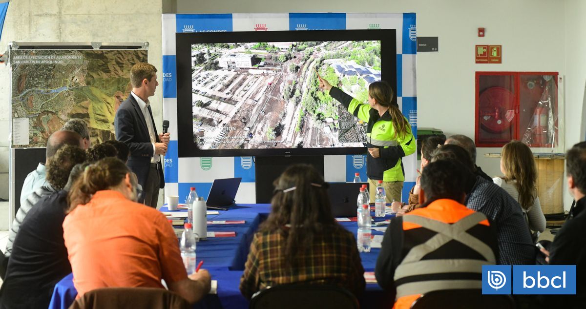 Las Condes realiza mesa técnica para avanzar en prevención de aluviones y desastres naturales