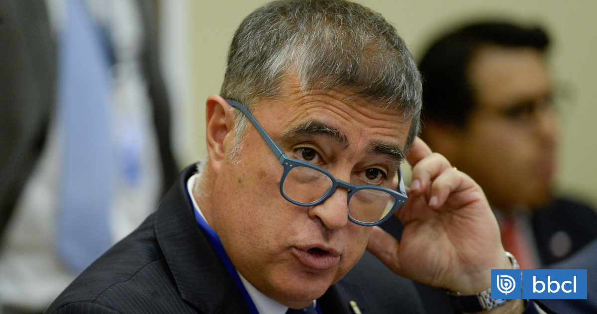 Por ausencia de abogado: Santiago sufre revés en demanda de militante PC despedida en era Desbordes
