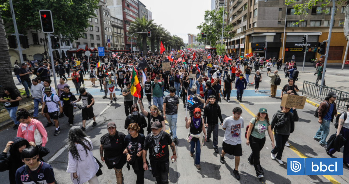 Marcha por el 18-O en Santiago deja 29 detenidos y carabineros lesionados tras incidentes