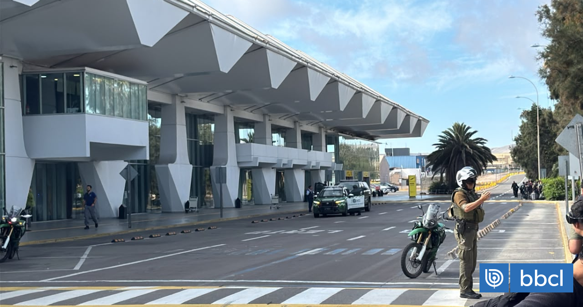 Evacúan aeropuerto de Antofagasta por procedimiento de seguridad ante bulto abandonado