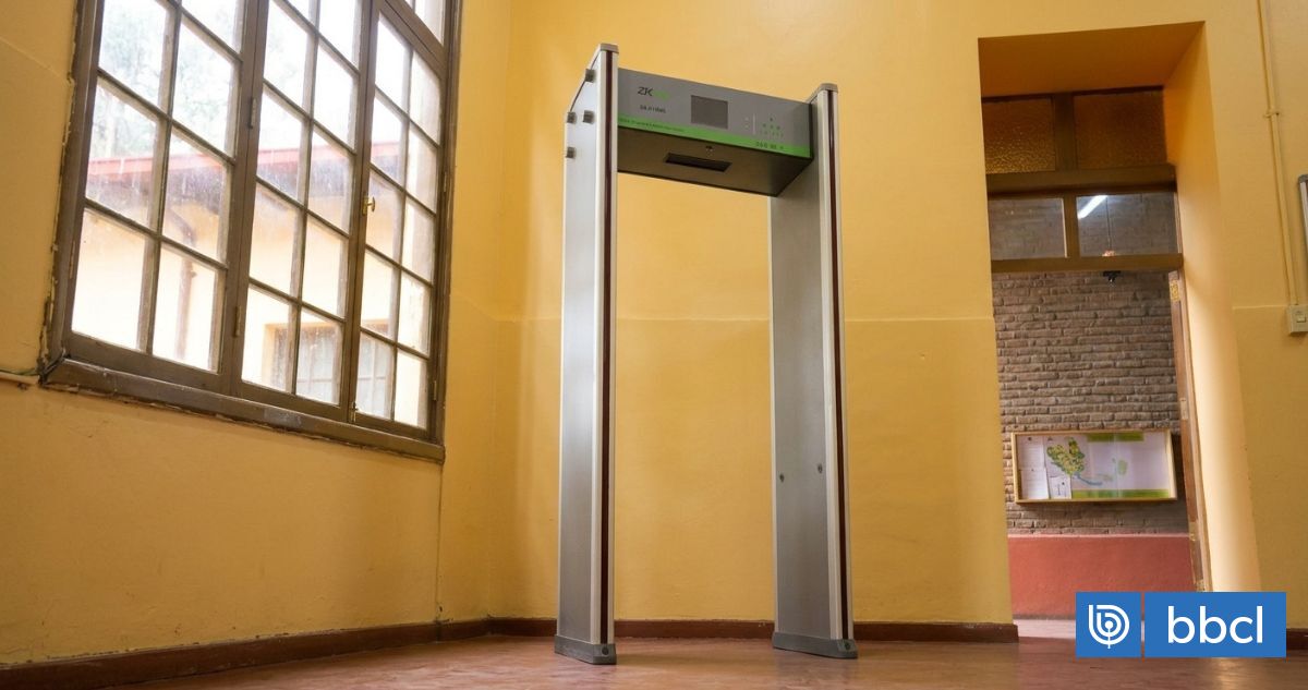 Detectores de metales en colegios: Gobierno da paso clave en medio de duras críticas al reglamento