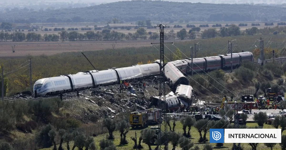 Fatal colisión de trenes en España: Revelan audios donde le piden a maquinista retomar "marcha normal"