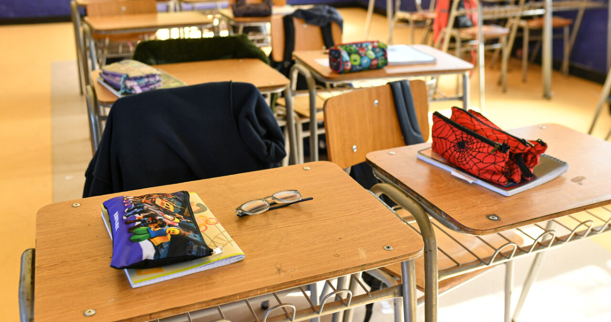 Suspenden clases en 12 colegios de Las Condes tras aluvión: medida regirá este martes 13 de octubre