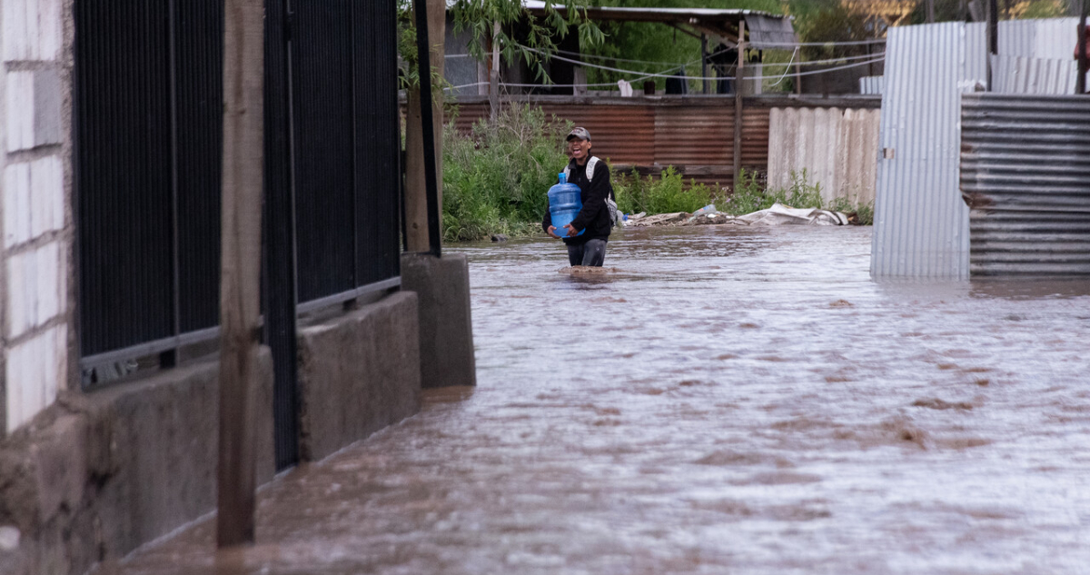 Alcalde de Talagante confirma evacuación por la fuerza de familias por amenaza de desborde del Mapocho