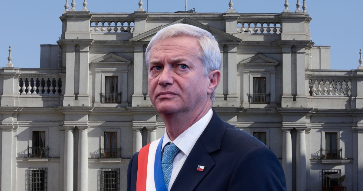 Presidente José Antonio Kast frente a La Moneda.