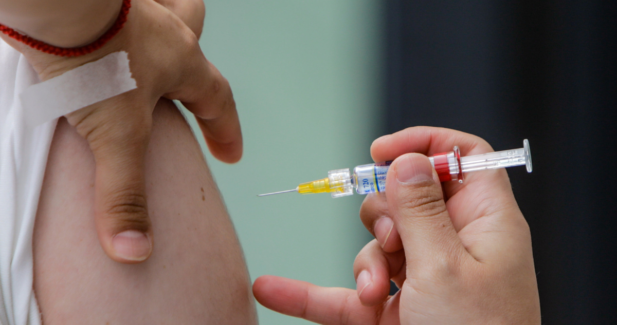 ¿Quiénes deben vacunarse contra hepatitis A, influenza y tétanos por aluvión en Las Condes?