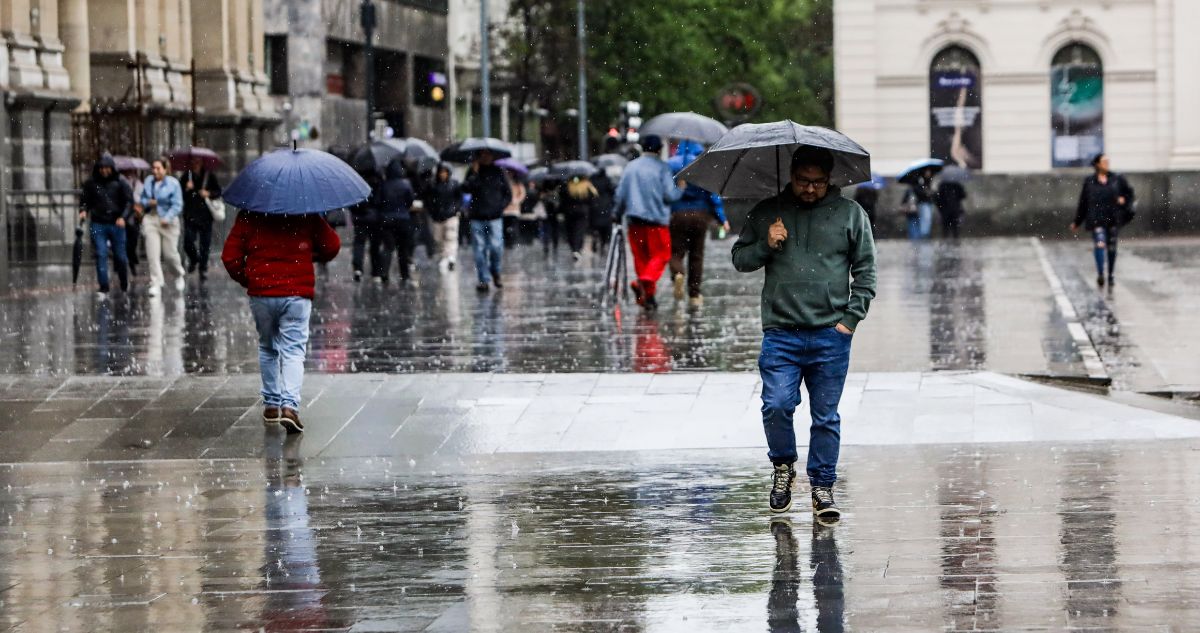 Varias universidades de la RM suspenden clases presenciales para este martes por sistema frontal