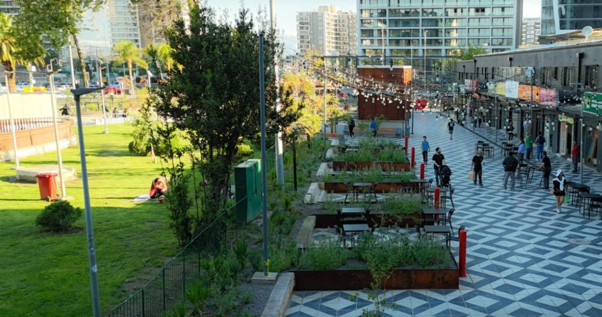 Vuelve el verde a Plaza Egaña: Ñuñoa concreta renovación con 700 metros cuadrados de jardines
