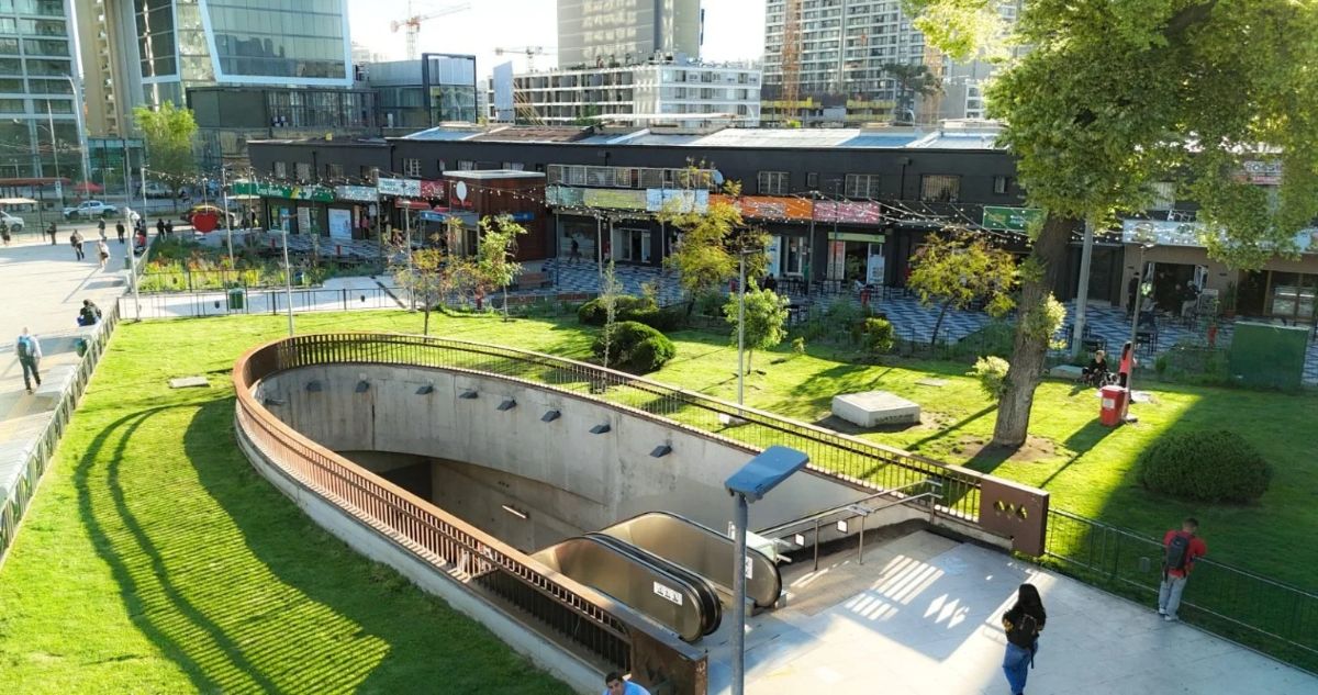 Vuelve el verde a Plaza Egaña: Ñuñoa concreta renovación con 700 metros cuadrados de jardines