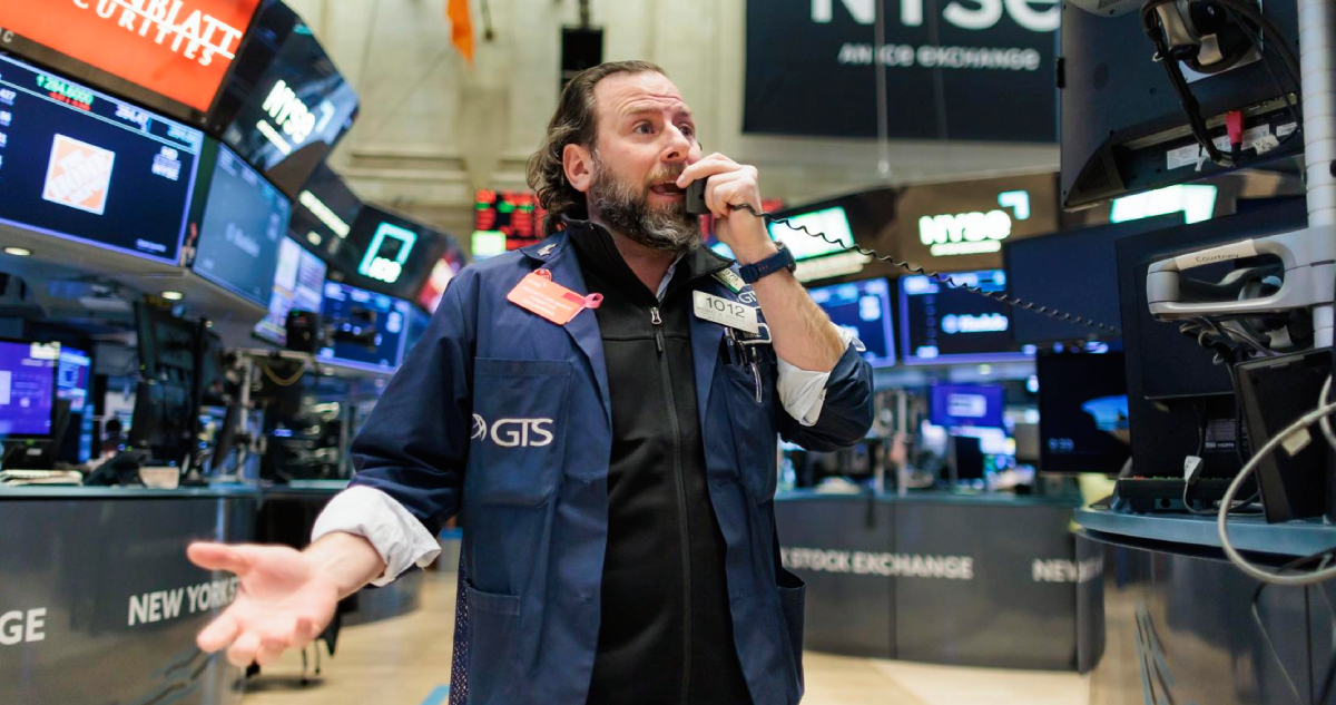Wall Street en rojo arrastrada por las tecnológicas y Bolsa de Santiago se suma a la tendencia global