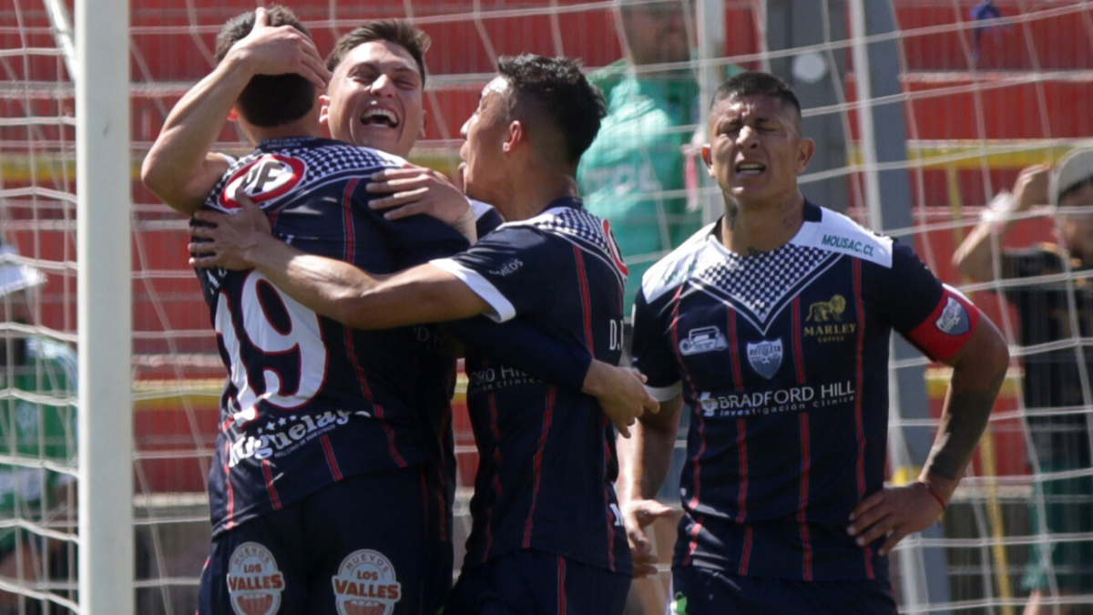 Santiago Wanderers cayó por 2 goles a 1 ante Deportes Recoleta e hipotecó el liderato de la Primera B.