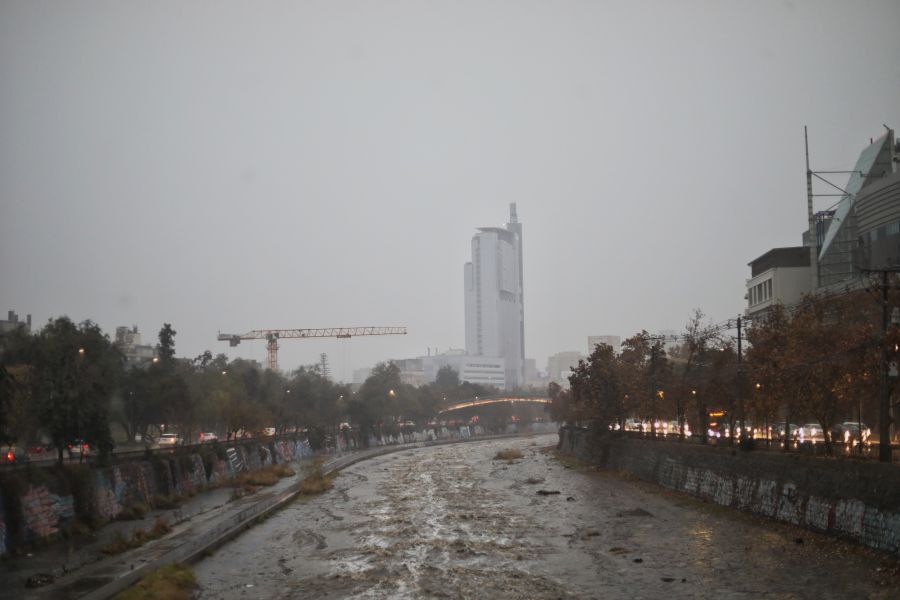 Lluvia en Santiago